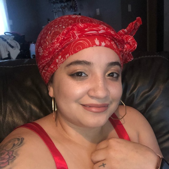 Meet your Posher, Stephanie - Picture 1 of 1